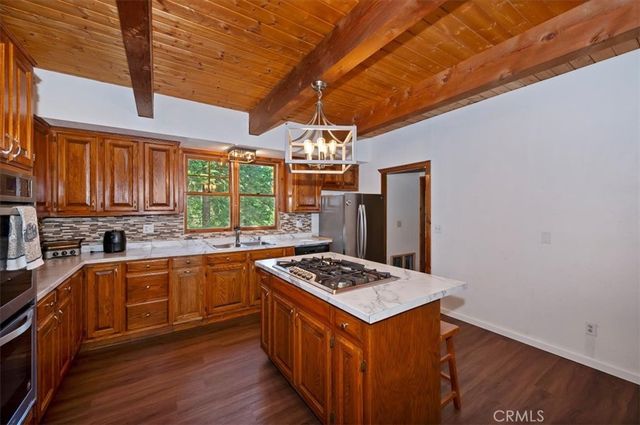 30228 Elfin Court, Running Springs, CA 92382
