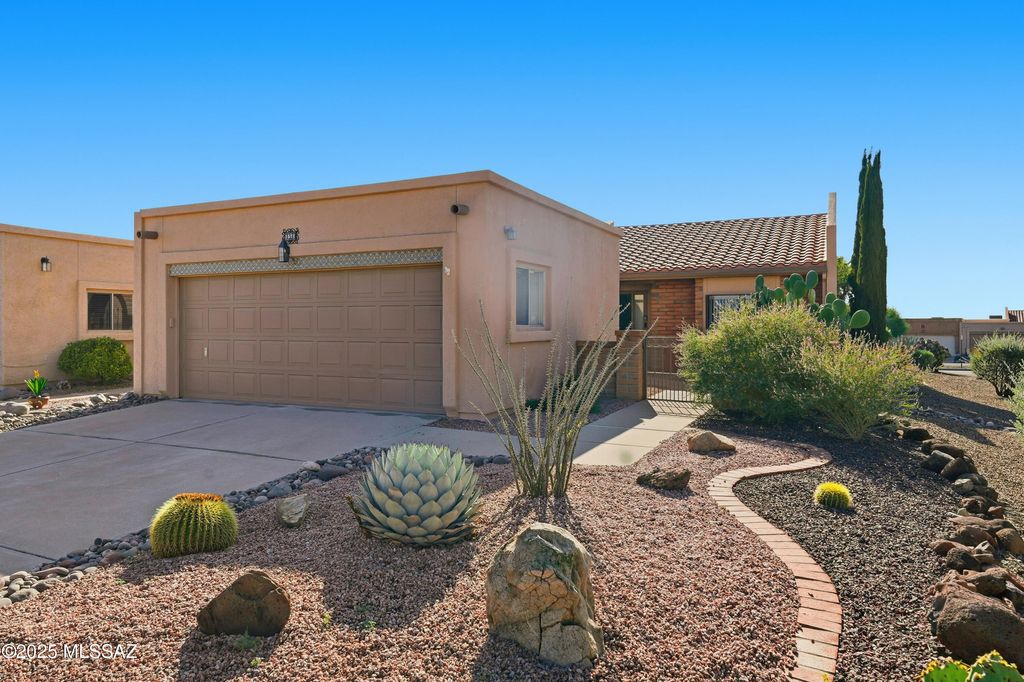 1571 W Via De Roma, Green Valley, AZ 85622