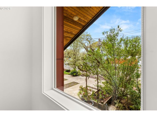 2626 Se 16TH Ave, Portland, OR 97202