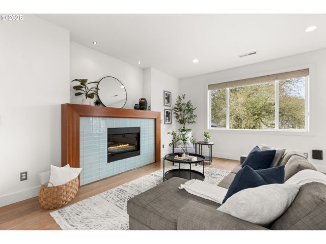 2626 Se 16TH Ave, Portland, OR 97202