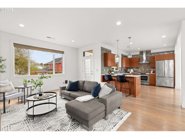 2626 Se 16TH Ave, Portland, OR 97202