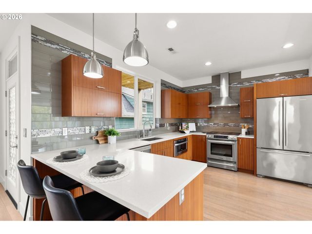 2626 Se 16TH Ave, Portland, OR 97202