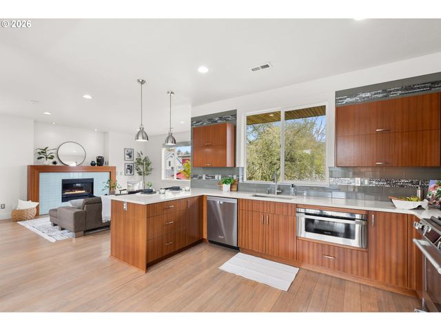 2626 Se 16TH Ave, Portland, OR 97202