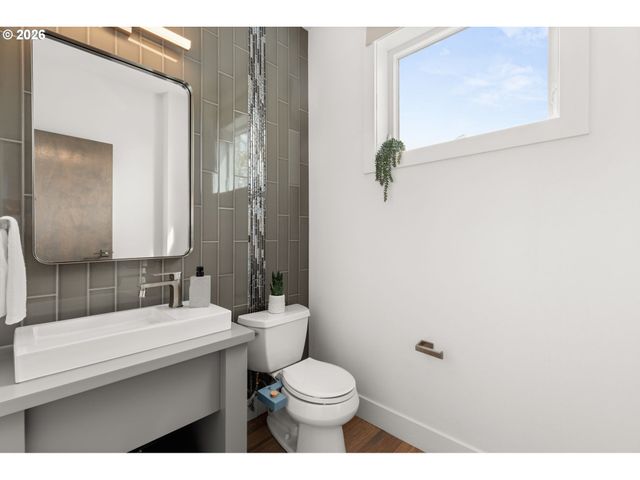 2626 Se 16TH Ave, Portland, OR 97202