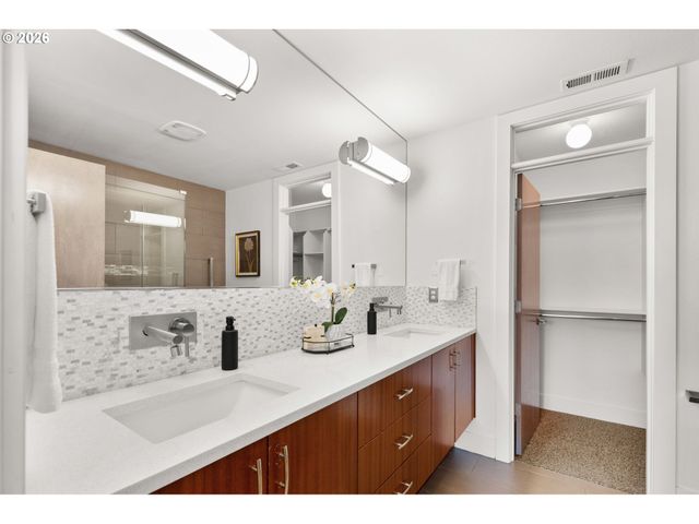 2626 Se 16TH Ave, Portland, OR 97202