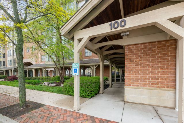100 N Bokelman Street 330, Roselle, IL 60172
