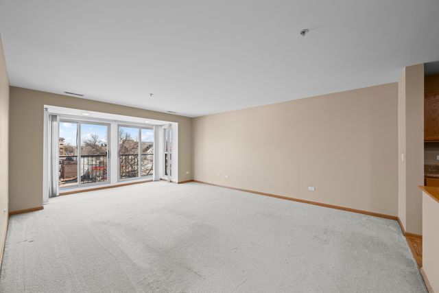 100 N Bokelman Street 330, Roselle, IL 60172