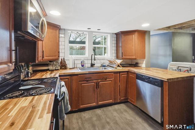 3 woodstock Avenue West, Putnam, CT 06260