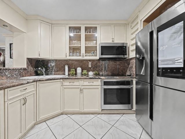 7961 W 6th Ave, Hialeah, FL 33014
