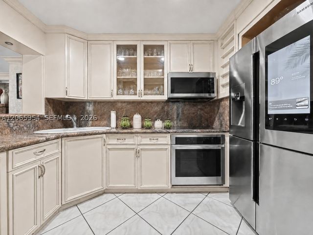 7961 W 6th Ave, Hialeah, FL 33014