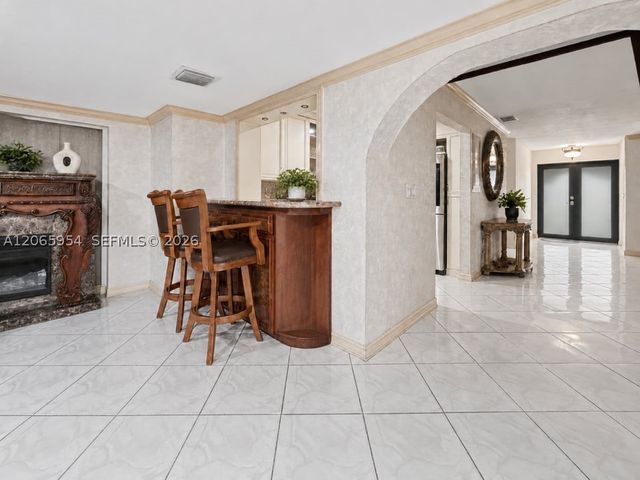 7961 W 6th Ave, Hialeah, FL 33014