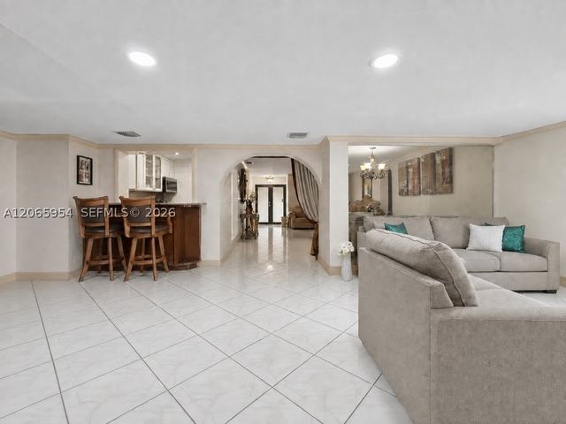 7961 W 6th Ave, Hialeah, FL 33014