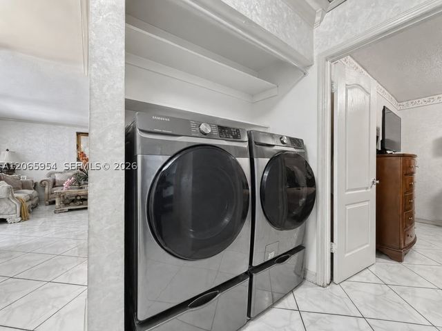 7961 W 6th Ave, Hialeah, FL 33014