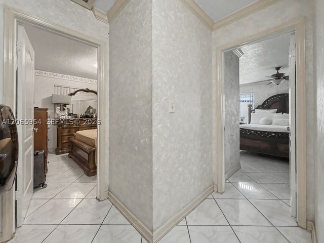 7961 W 6th Ave, Hialeah, FL 33014