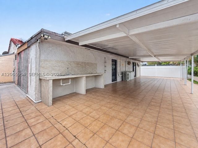 7961 W 6th Ave, Hialeah, FL 33014