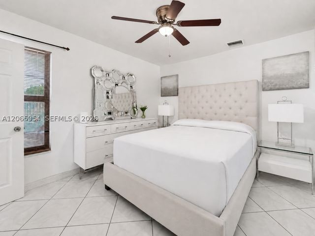 7961 W 6th Ave, Hialeah, FL 33014