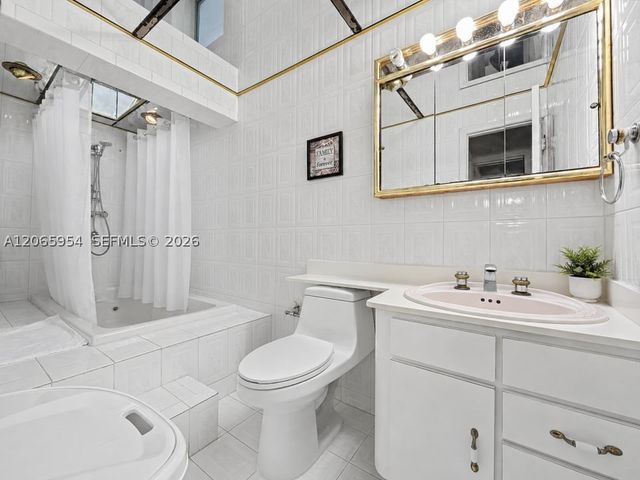 7961 W 6th Ave, Hialeah, FL 33014