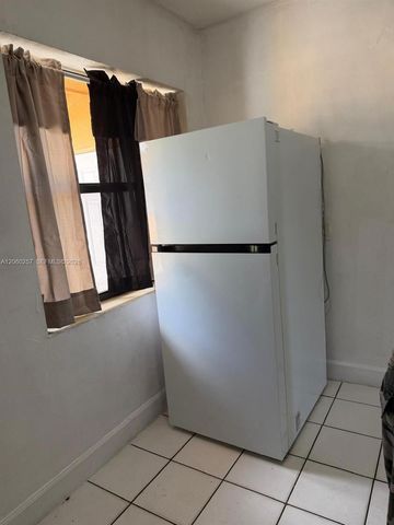 2580 SW 8th St 1-2, Fort Lauderdale, FL 33312