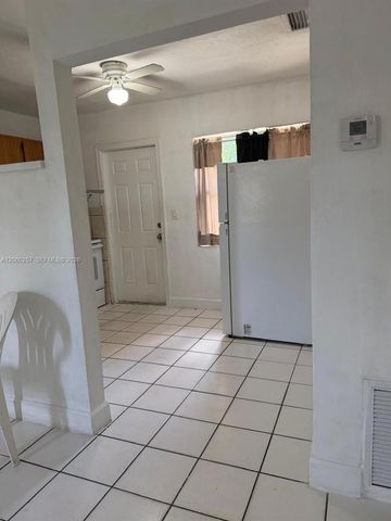2580 SW 8th St 1-2, Fort Lauderdale, FL 33312