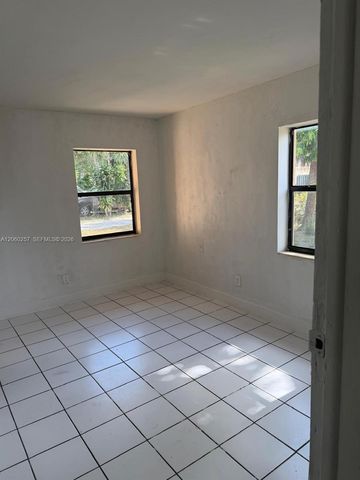 2580 SW 8th St 1-2, Fort Lauderdale, FL 33312