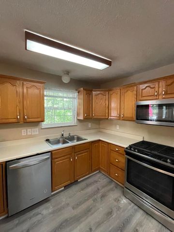 1056 Talking Rocks Road, Branson West, MO 65737