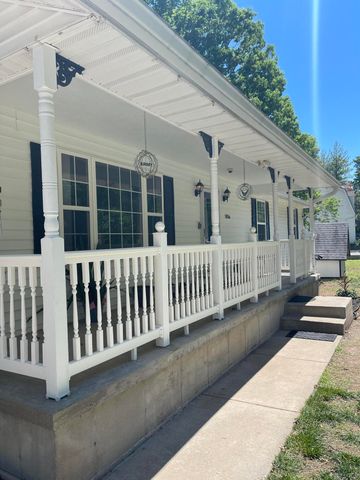 1056 Talking Rocks Road, Branson West, MO 65737