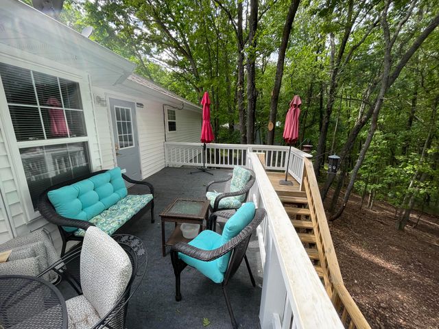 1056 Talking Rocks Road, Branson West, MO 65737