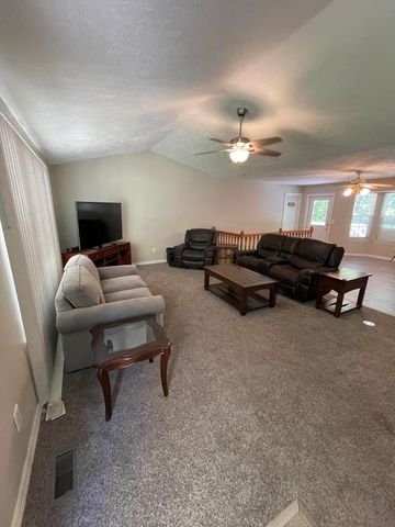 1056 Talking Rocks Road, Branson West, MO 65737