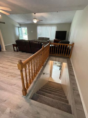 1056 Talking Rocks Road, Branson West, MO 65737