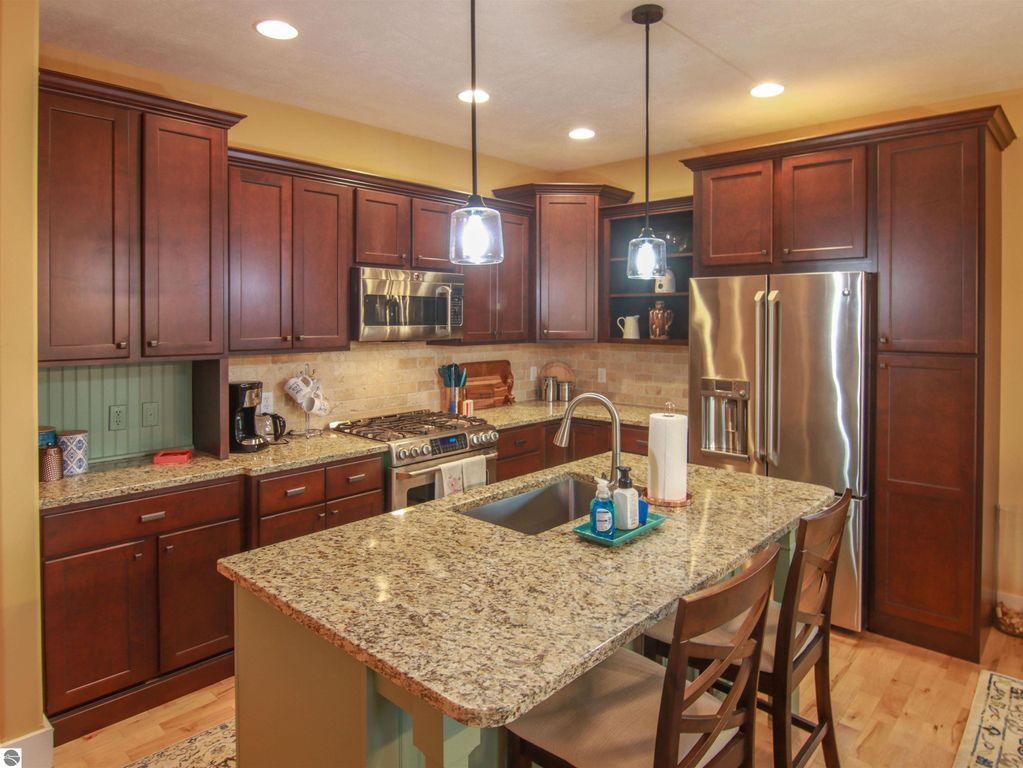 Image 10 of property listing at 7855 Keewenaw Drive, Thompsonville, MI 49683