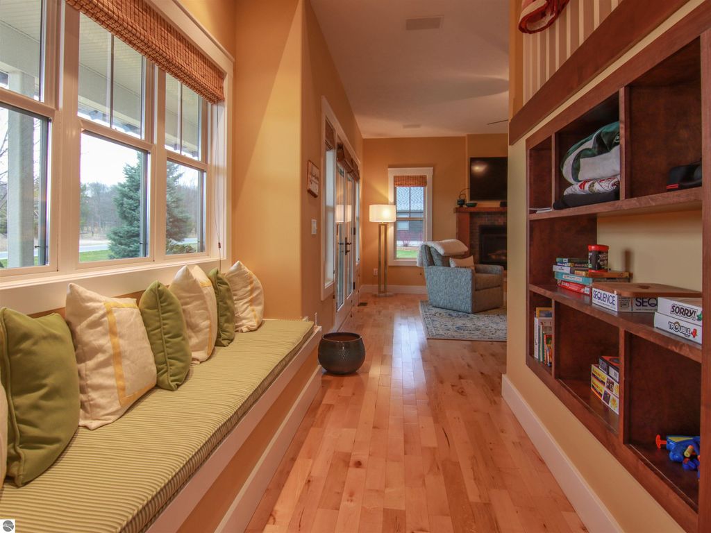 Image 14 of property listing at 7855 Keewenaw Drive, Thompsonville, MI 49683