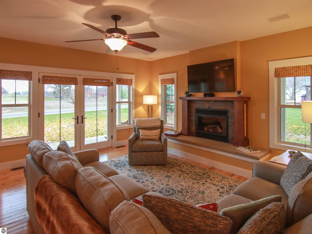 Image 17 of property listing at 7855 Keewenaw Drive, Thompsonville, MI 49683