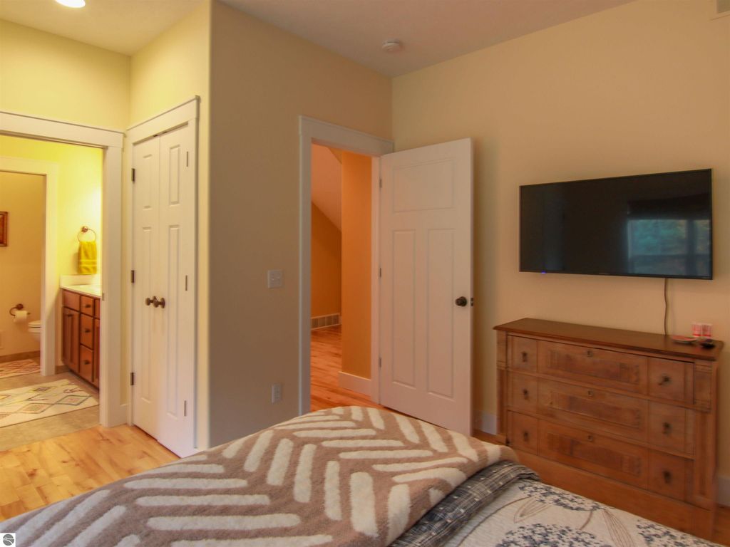 Image 23 of property listing at 7855 Keewenaw Drive, Thompsonville, MI 49683