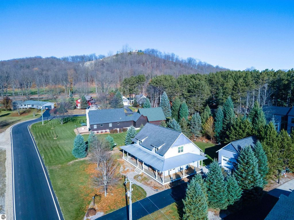 Image 45 of property listing at 7855 Keewenaw Drive, Thompsonville, MI 49683