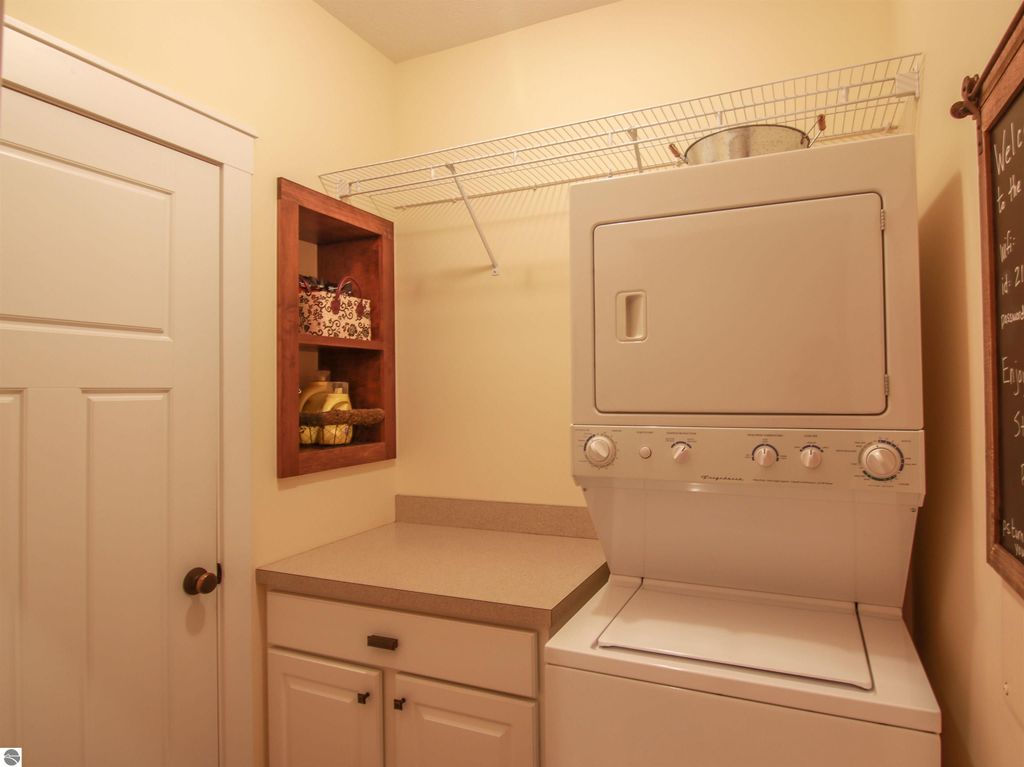 Image 5 of property listing at 7855 Keewenaw Drive, Thompsonville, MI 49683