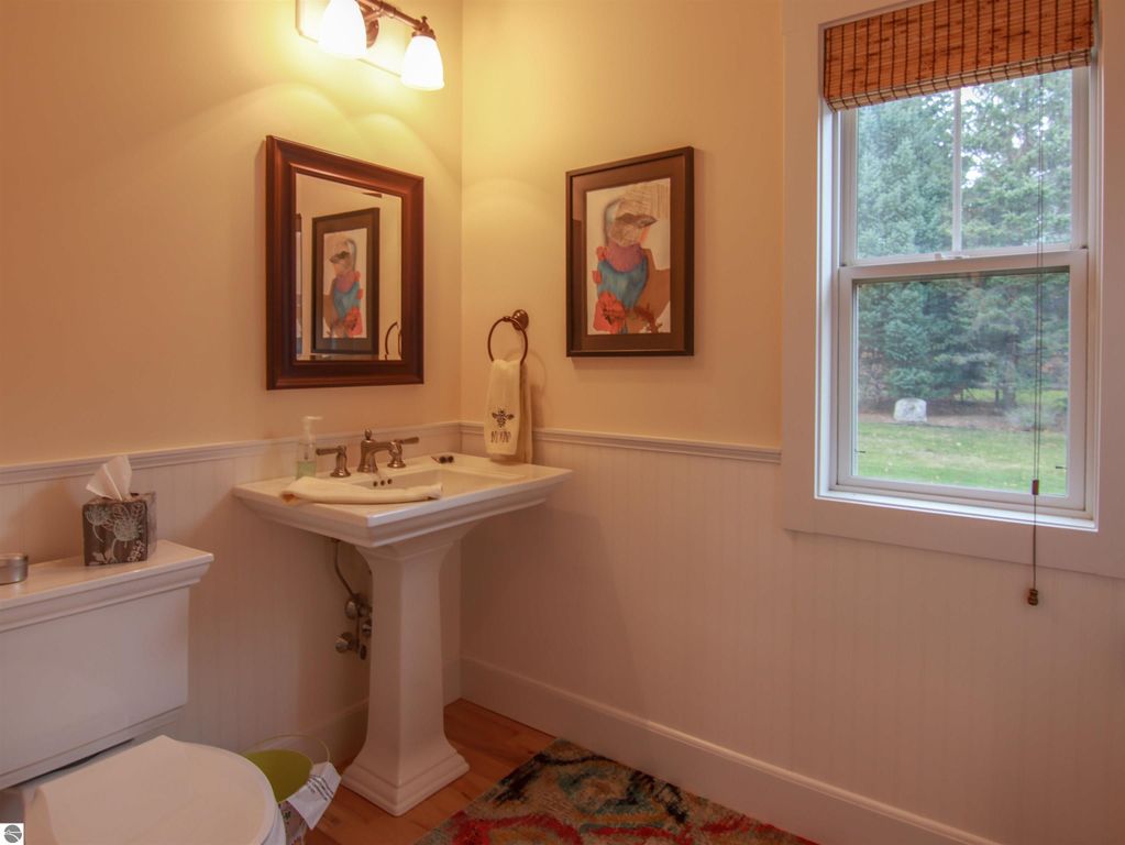 Image 6 of property listing at 7855 Keewenaw Drive, Thompsonville, MI 49683