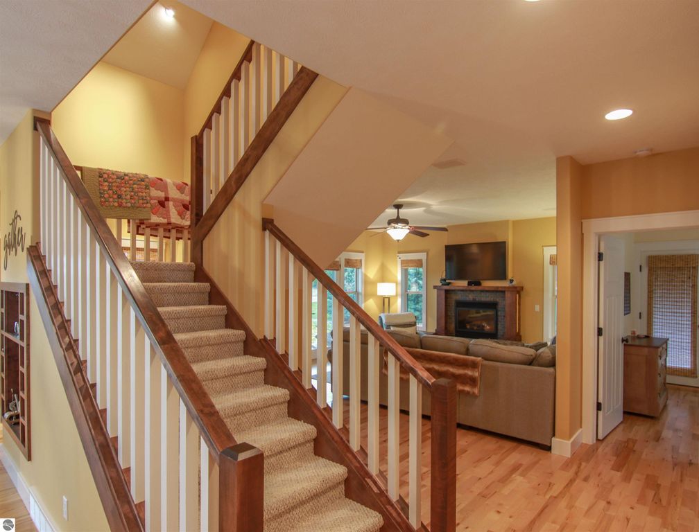 Image 8 of property listing at 7855 Keewenaw Drive, Thompsonville, MI 49683