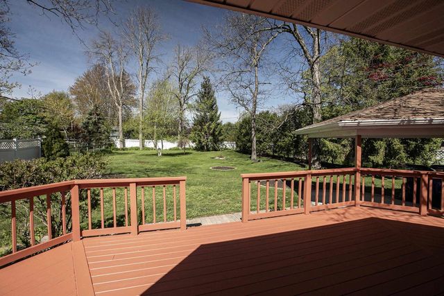 2207 S GLADYS AVENUE, Appleton, WI 54915