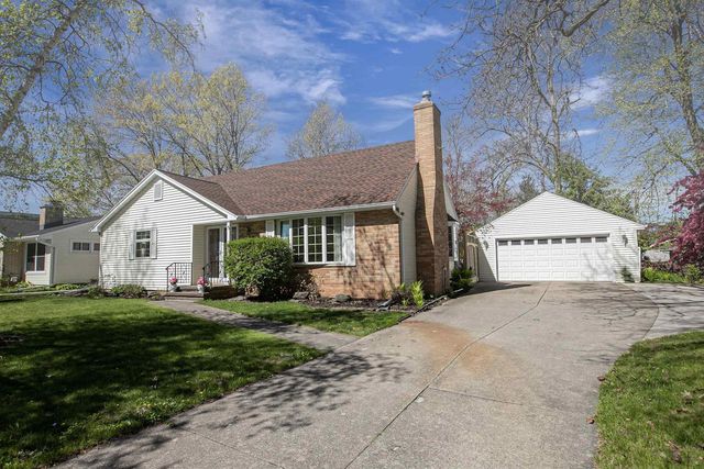 2207 S GLADYS AVENUE, Appleton, WI 54915