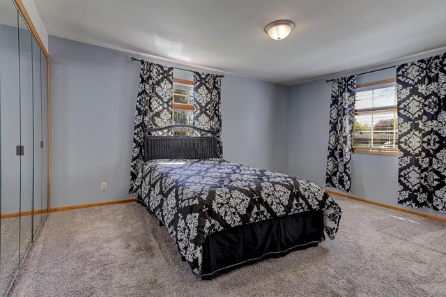 2207 S GLADYS AVENUE, Appleton, WI 54915