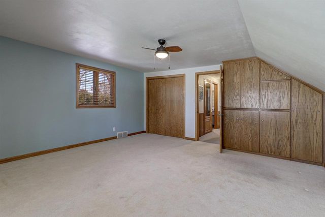 2207 S GLADYS AVENUE, Appleton, WI 54915