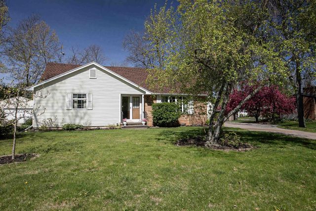 2207 S GLADYS AVENUE, Appleton, WI 54915