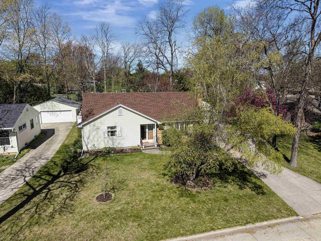 2207 S GLADYS AVENUE, Appleton, WI 54915