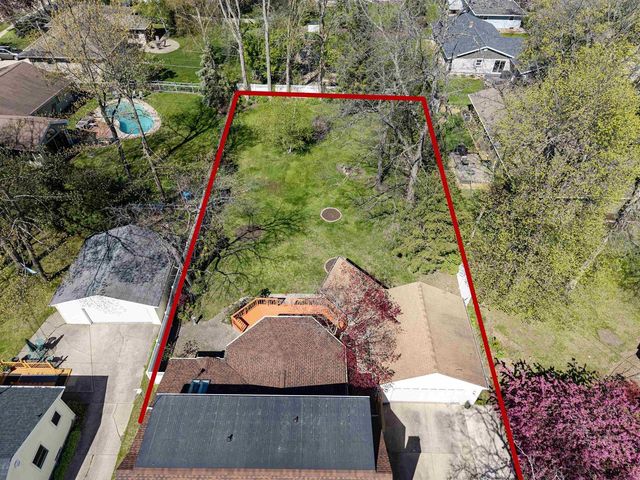 2207 S GLADYS AVENUE, Appleton, WI 54915