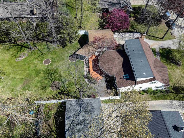 2207 S GLADYS AVENUE, Appleton, WI 54915