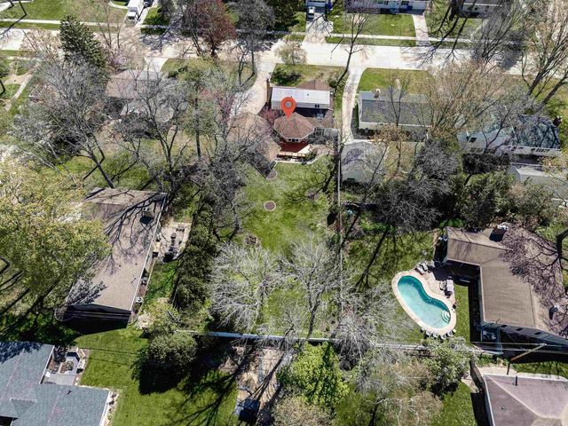 2207 S GLADYS AVENUE, Appleton, WI 54915