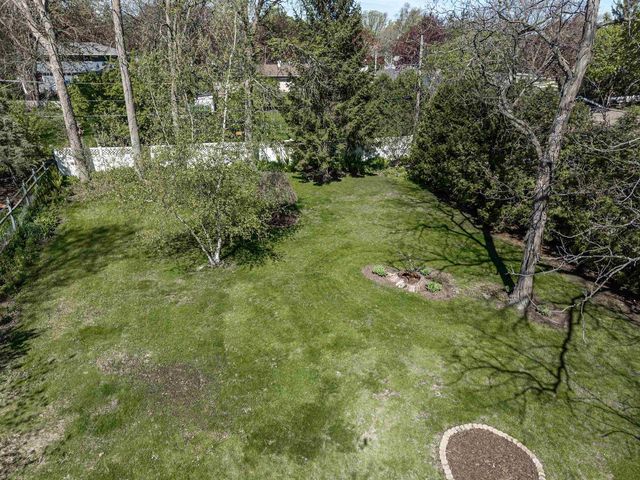 2207 S GLADYS AVENUE, Appleton, WI 54915