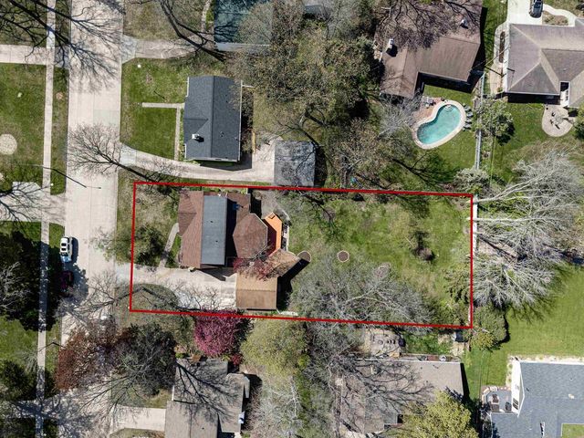 2207 S GLADYS AVENUE, Appleton, WI 54915