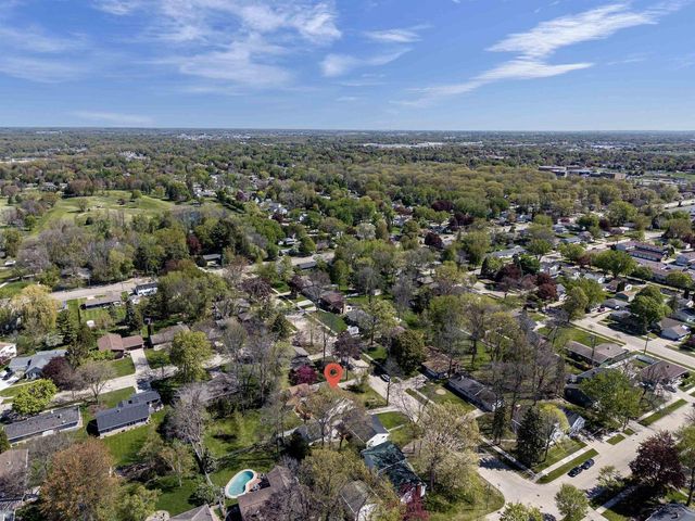2207 S GLADYS AVENUE, Appleton, WI 54915