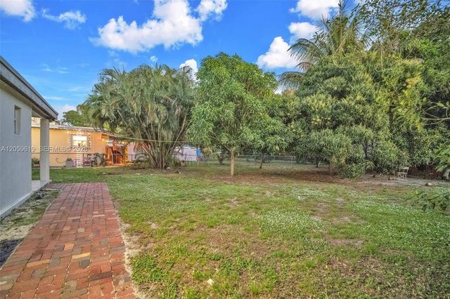 3030 NW 16th Street 1, Miami, FL 33125